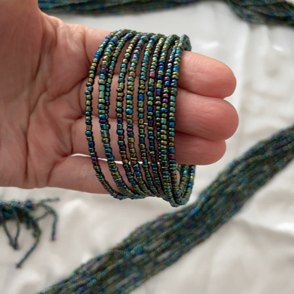 Handmade beaded necklace and bracelet - Picture 4 of 4